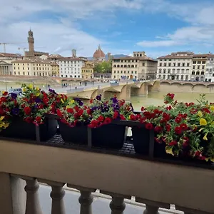 Granduca Serristori Al Ponte Vecchio , Florence Italy